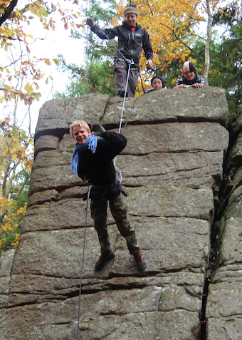 RAPPELLING & OUTDOOR-OVERNATNING - Klik for at tilmelde dig