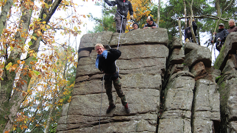 RAPPELLING & OUTDOOR-OVERNATNING - Klik for at tilmelde dig